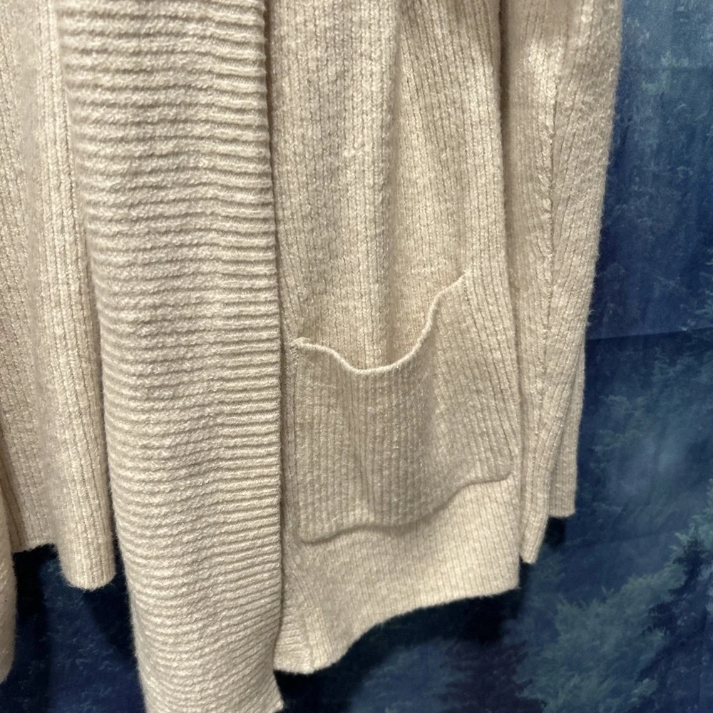 Christopher &  Banks Women's Cream Cardigan With Pockets‎ Long Sleeve Size Large